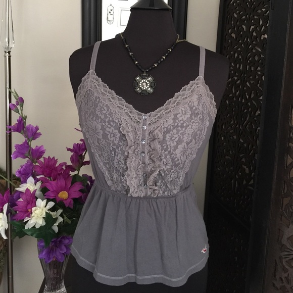 Hollister Tops - 📍Ruffles & Lace with Iridescent Buttons📍2 Cute📍