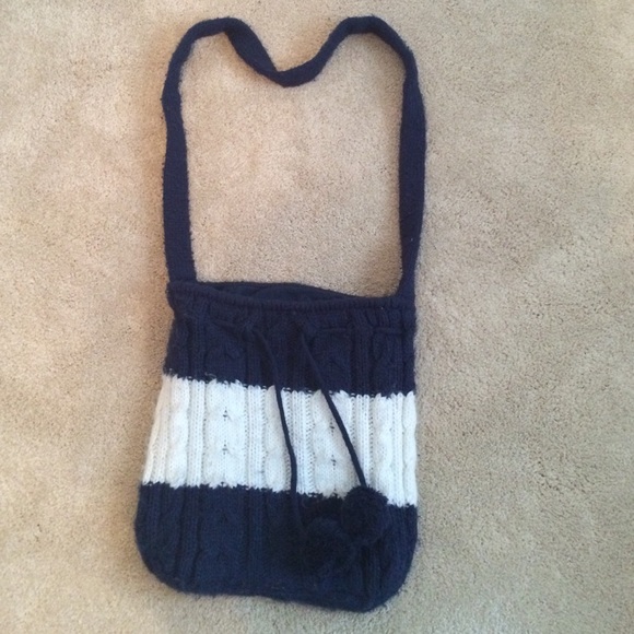 Aeropostale navy blue and white bag