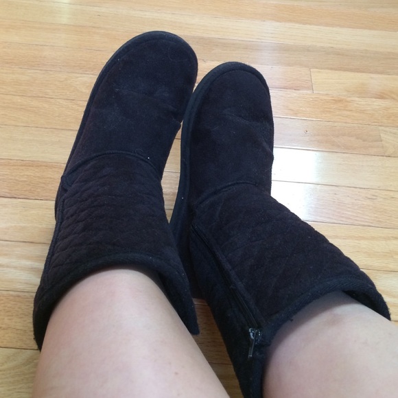 Zip-up boots - Picture 1 of 1