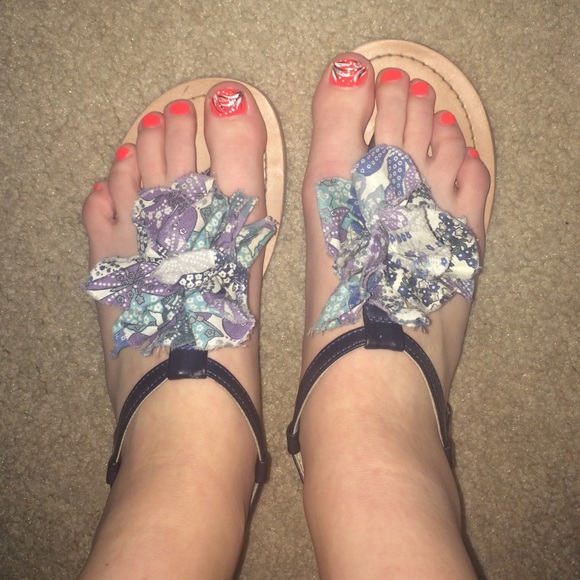 super cute flower sandels