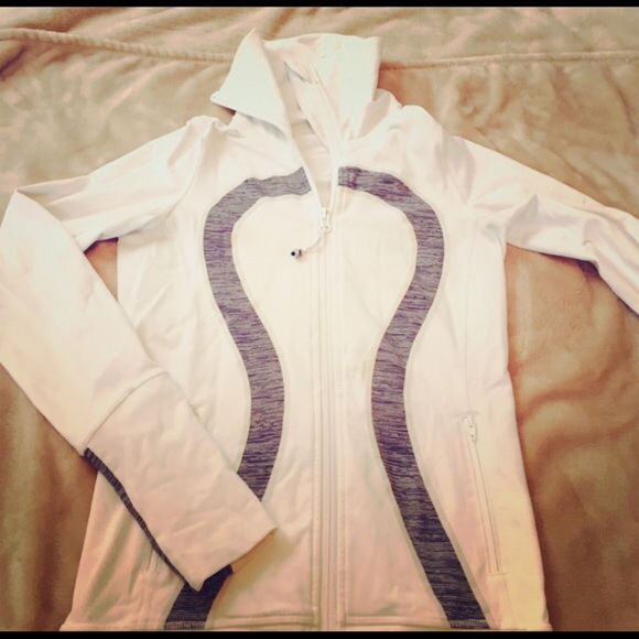 Lululemons track jacket with thumb holes