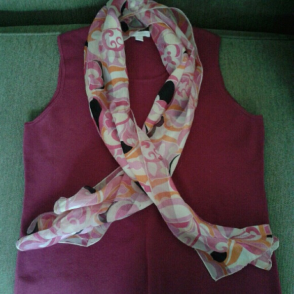 Sleeveless shirt