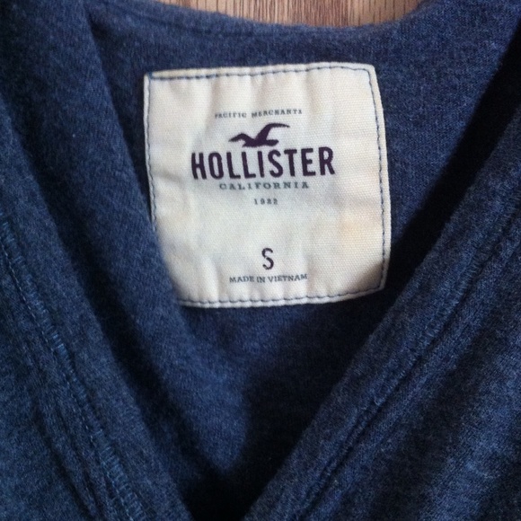 Hollister top size small - Picture 2 of 2