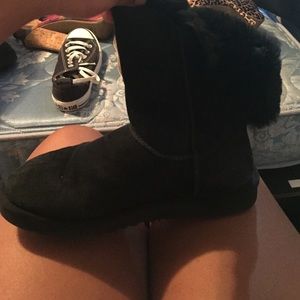 bailey button black UGGS