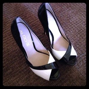 Aldo peep-toed black and white pumps