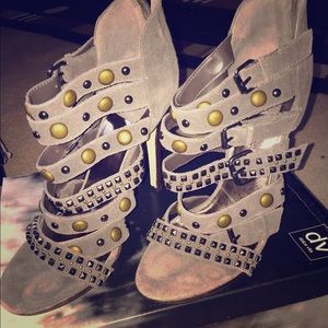 Crystal Grigio Silky Cowsuede