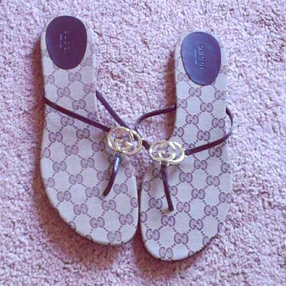 Gucci Flats and small clutch