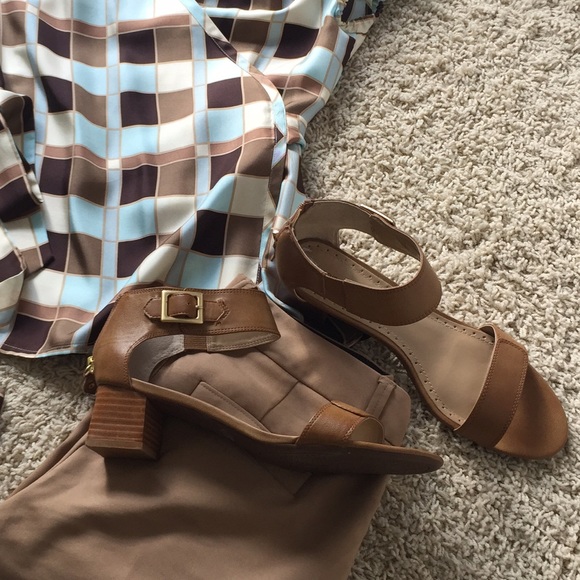 πSold in bundle!πAdrienne Vittadini heels! - Picture 2 of 3