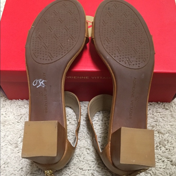 πSold in bundle!πAdrienne Vittadini heels! - Picture 3 of 3