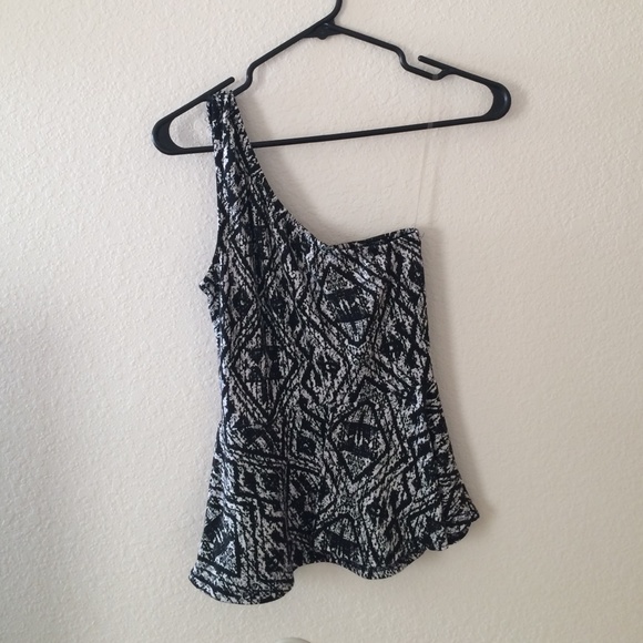 One shoulder peplum top