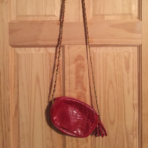 Cross body red chain bag...