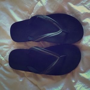 Marc Jacobs flip flops