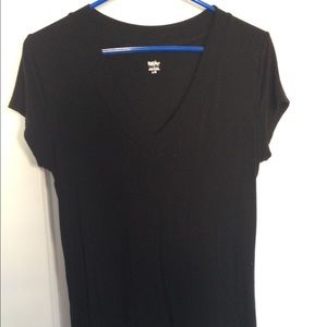 Mossimo black v neck t-shirt