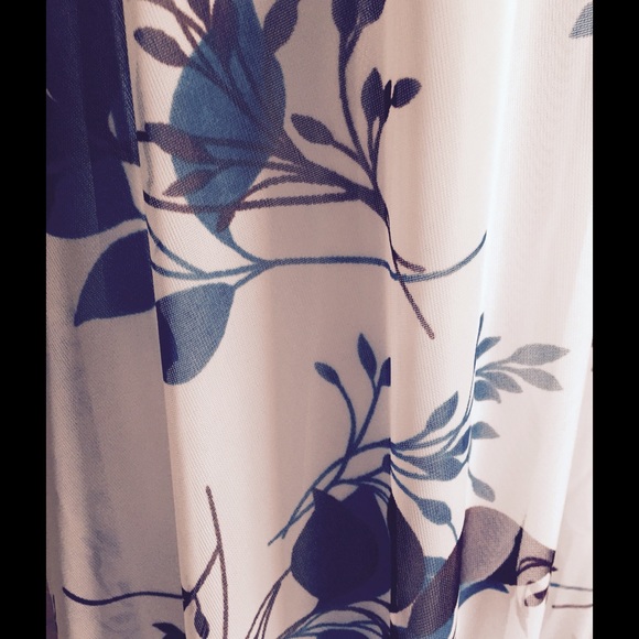 🌺Host Pick🌺Beautiful Brown & White Halter Dress - Picture 3 of 3