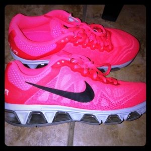 Nike Air Maxes Tailwind 7.0