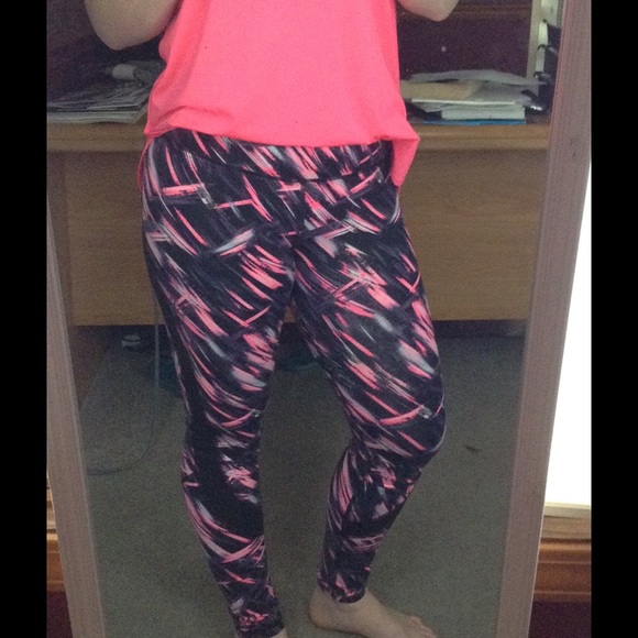 🎉Victoria Secret Workout Leggings! - Picture 4 of 4