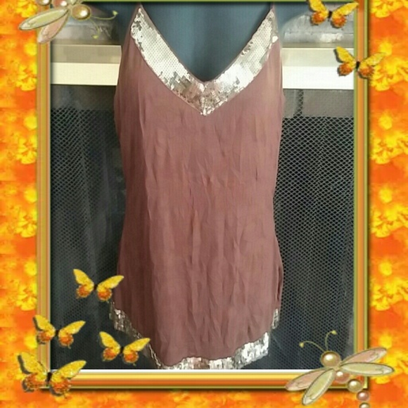 🎀2 for 10.00🎀Pretty SEQUENCED tank top