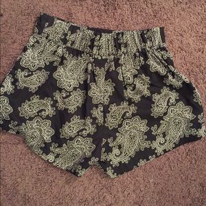 Patterned shorts