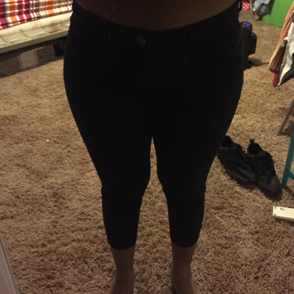 Black crop jeggings