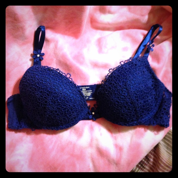 Cute lace push-up bra in euc!