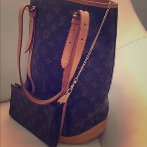 Louis Vuitton Bucket handbag