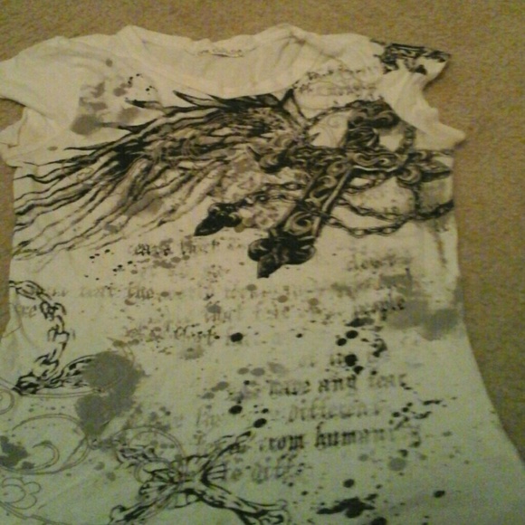 Graphic T-shirt - Picture 1 of 1