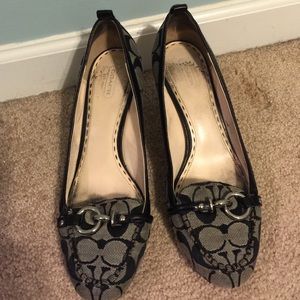 Coach Pumps