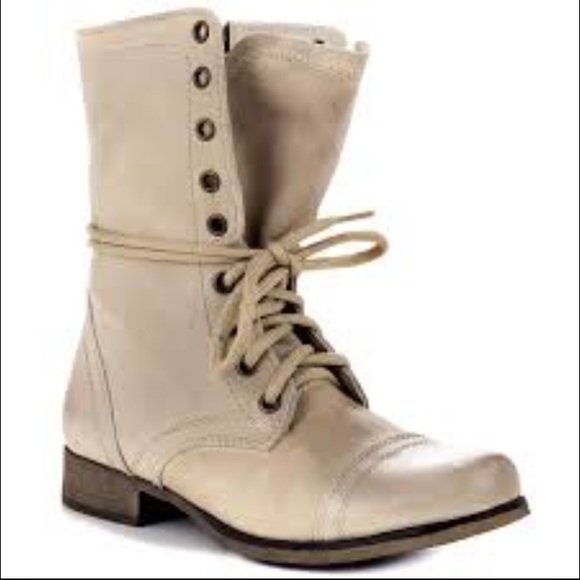 Steve Madden lace up boots