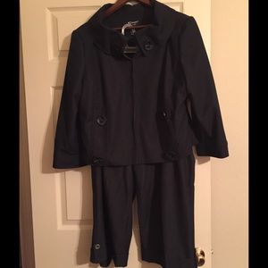 XL Blue Capri Pants Suit