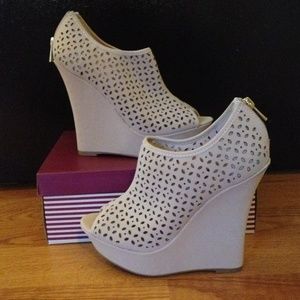 💖 Bamboo Nude Wedges 💖