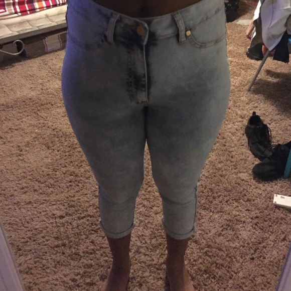 High waisted capris