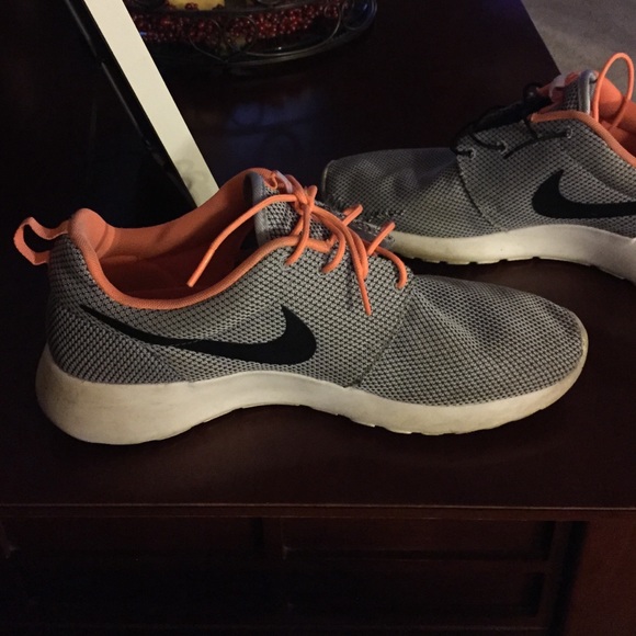 M Size 10 Roshe's Orange/White - Picture 2 of 3