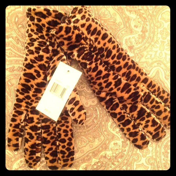 Thinsulate Cheetah Print Gloves