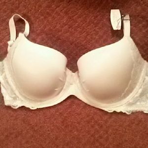 Victoria's Secret Fabulous bra 32DD