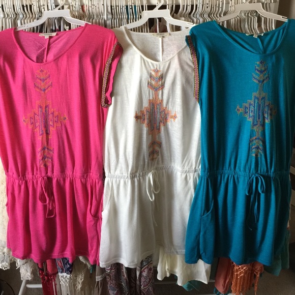 βSOLD OUT β Embroidered tee dress - Picture 2 of 3