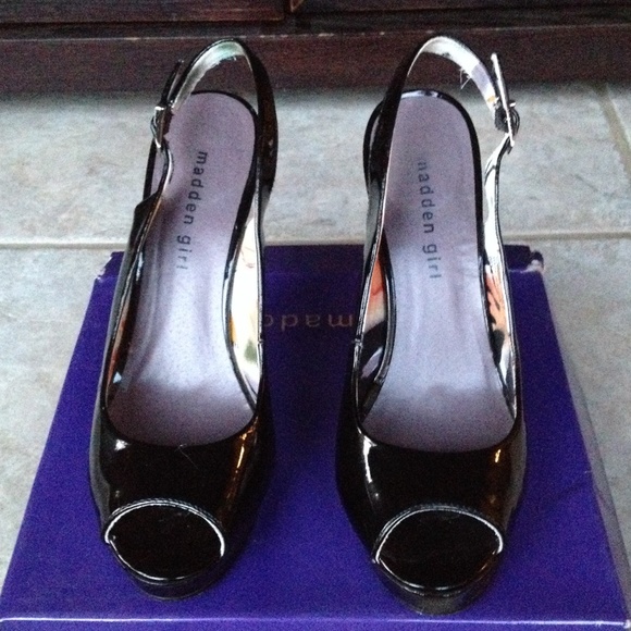 🎀 Madden Girl Black Patent Leather Heels - Picture 2 of 4