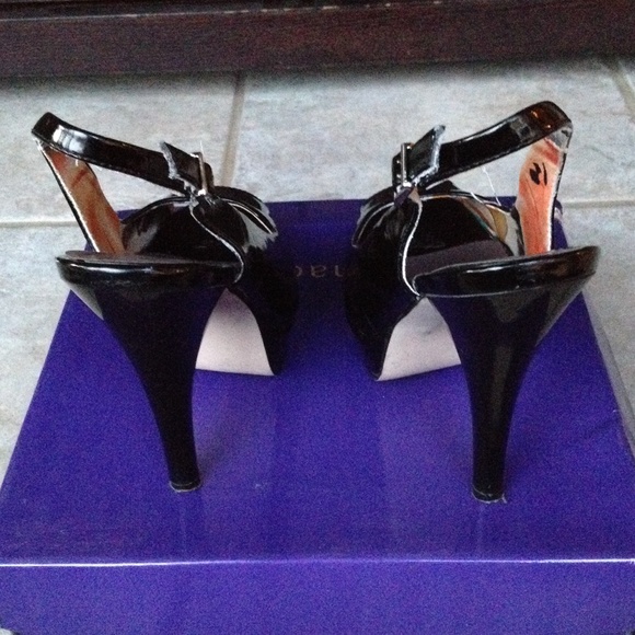🎀 Madden Girl Black Patent Leather Heels - Picture 3 of 4