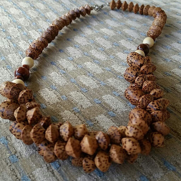 Coconut wood Hawaiian Necklaces - Picture 4 of 4