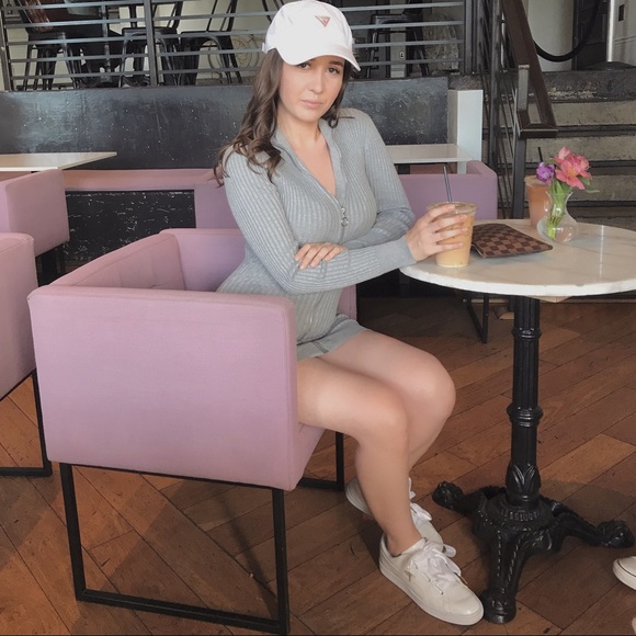 Meet Your Posher πΌπΌ - Picture 2 of 4