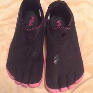 Women's FILA Skeleton-Toes Shoes