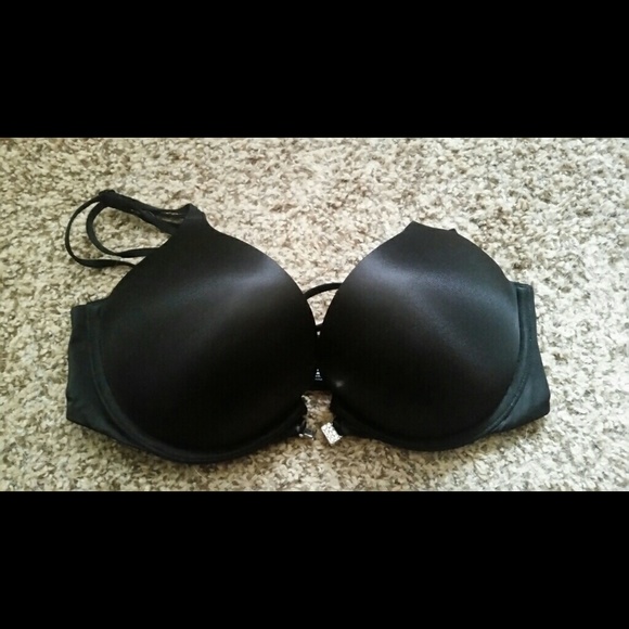 Victoria secret plunge 34c