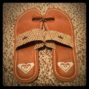 Tan Boho style roxy sandals !