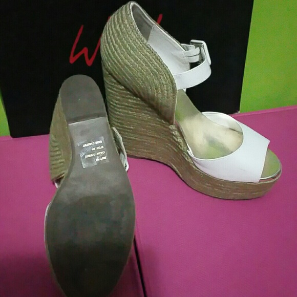 Platform Sandals - Picture 3 of 3