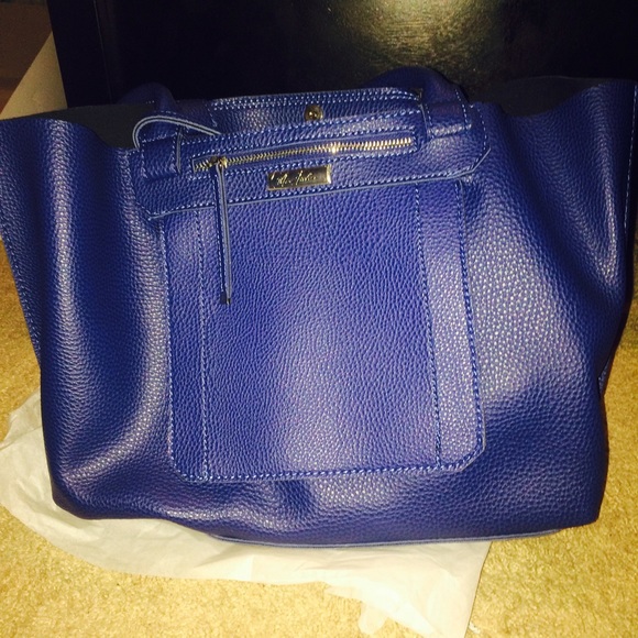 marc fisher handbags
