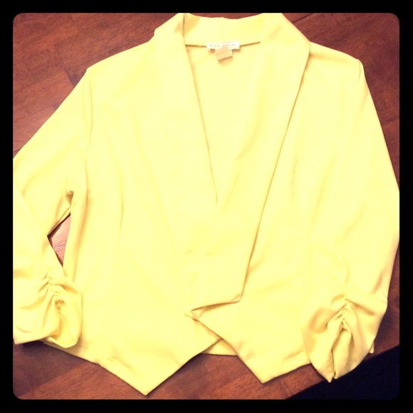 Pretty Yellow Blazer. Perfect for Spring.