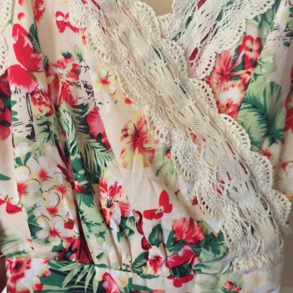 Flower romper - Picture 2 of 3