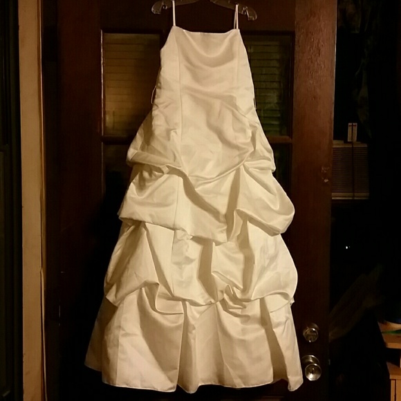 REDUCED !! Formal juniors dress in Ivory