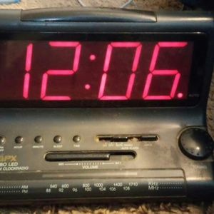 JUMBO LED CLOCK RADIO