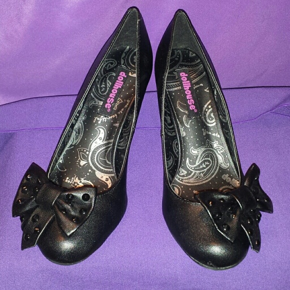 NEW Studded Bow Heels - Picture 1 of 4