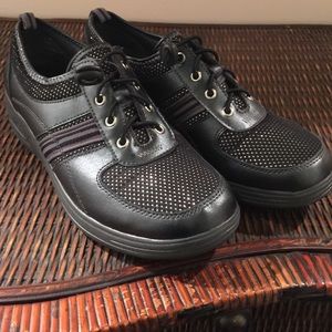 ❌SOLD❌Black comfort sneakers size 8W
